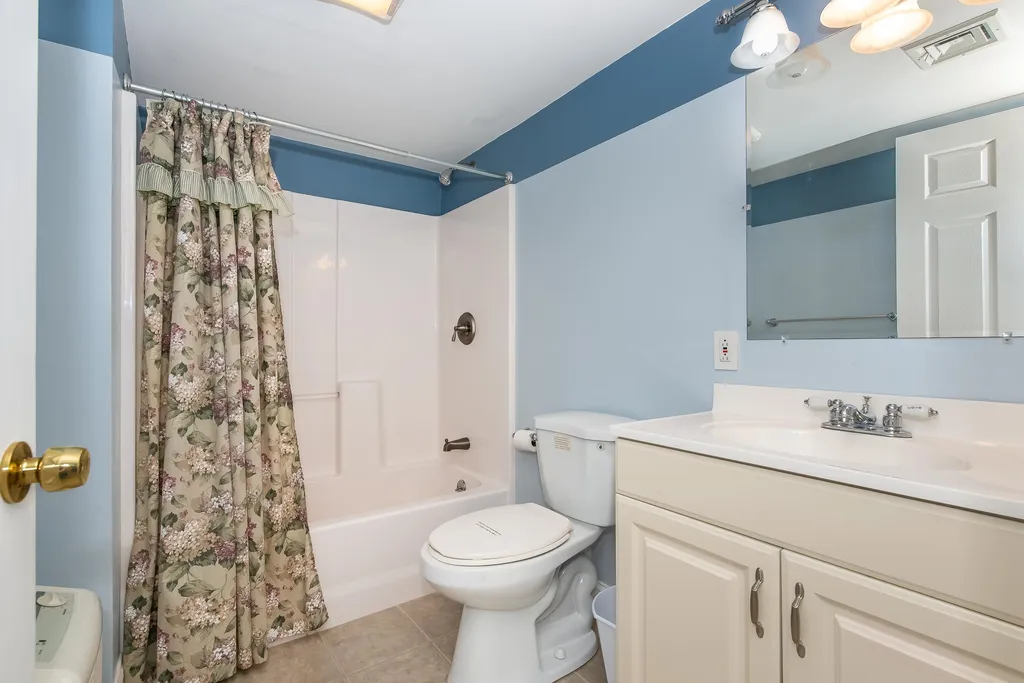 14 Saint Andrews Circle Dover NH 03820