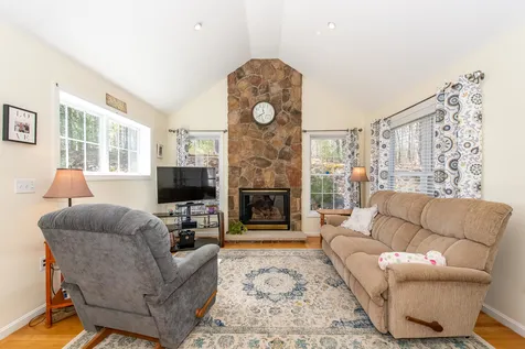 14 Saint Andrews Circle Dover NH 03820
