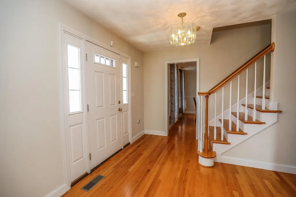 13 Hancock Lane Pelham NH 03076