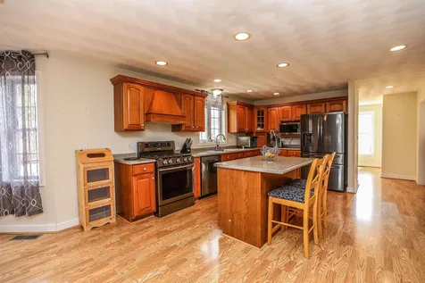 13 Hancock Lane Pelham NH 03076