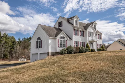 13 Hancock Lane Pelham NH 03076