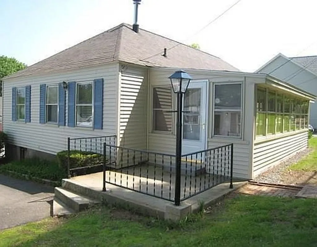 33-35 Boush Street Kittery ME 03904