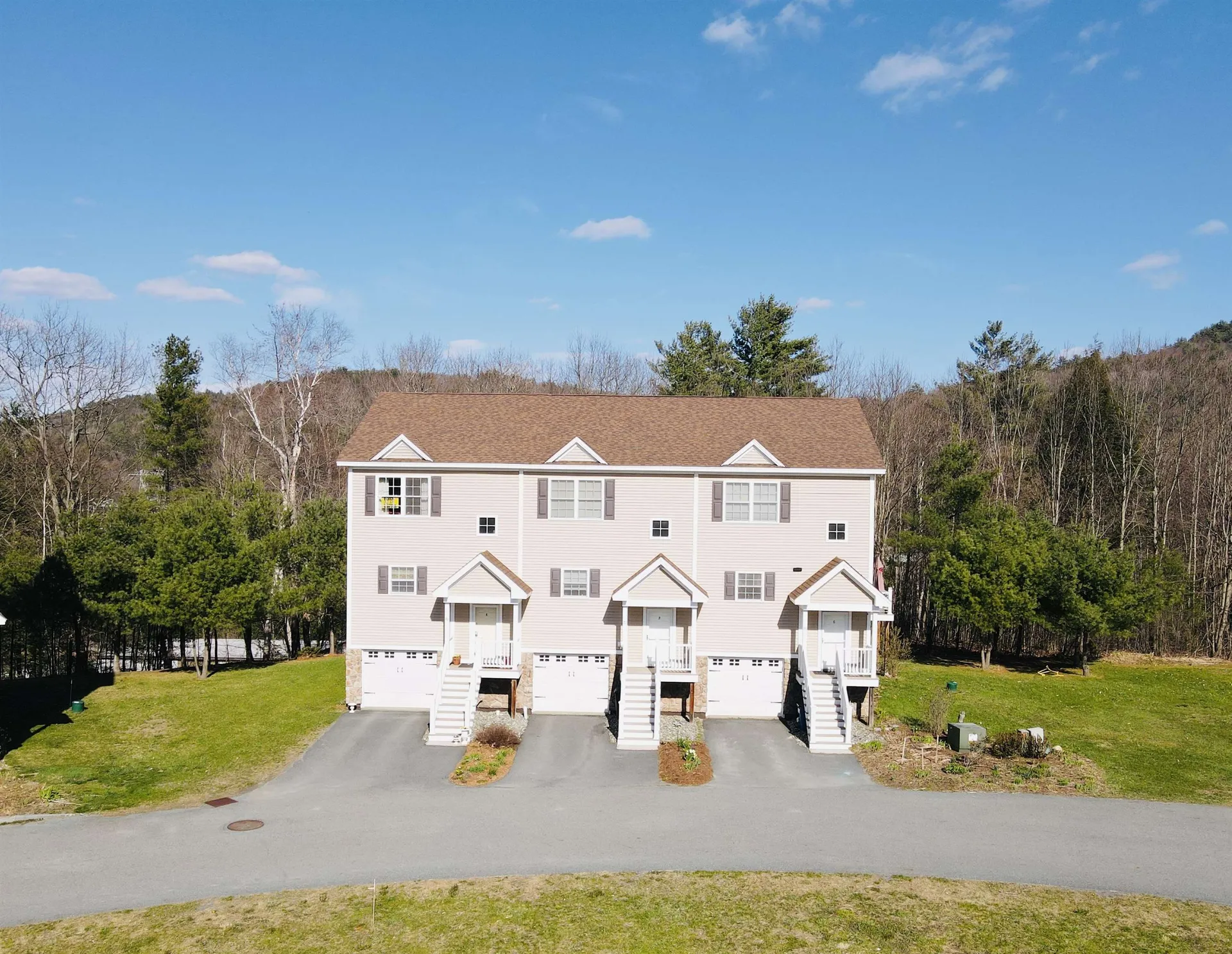 70 Winston Drive Hartford VT 05088