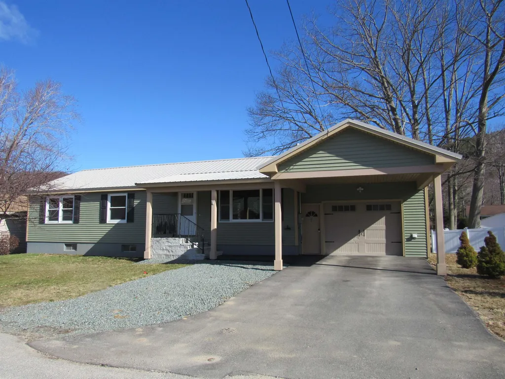 7 Willis Place Gorham NH 03581