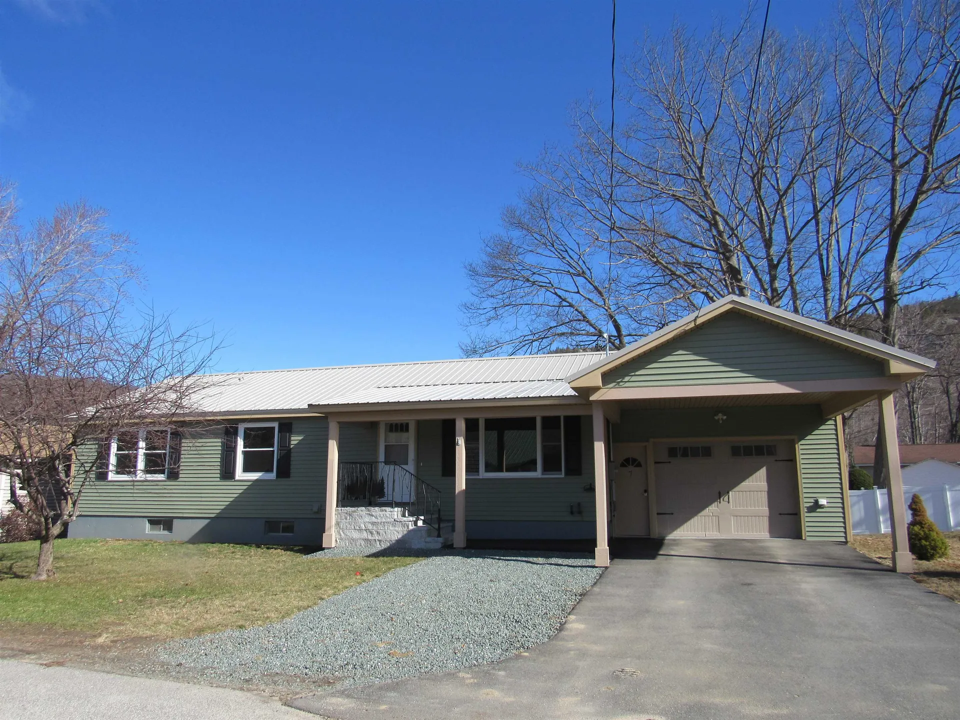 7 Willis Place Gorham NH 03581