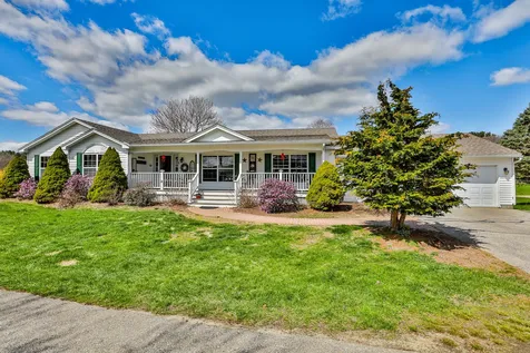 8 Freeman Street East Kingston NH 03827