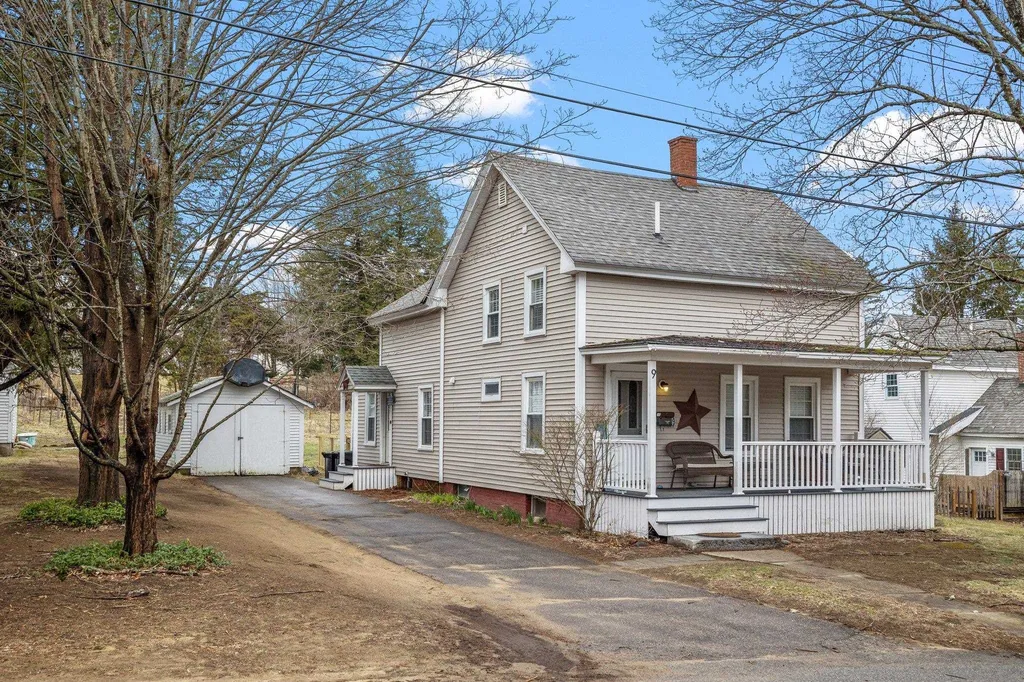 9 Gale Avenue Northfield NH 03276