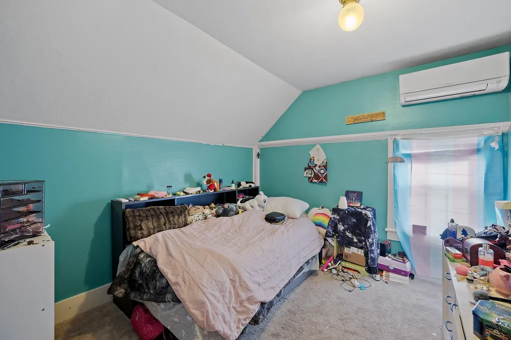 9 Gale Avenue Northfield NH 03276