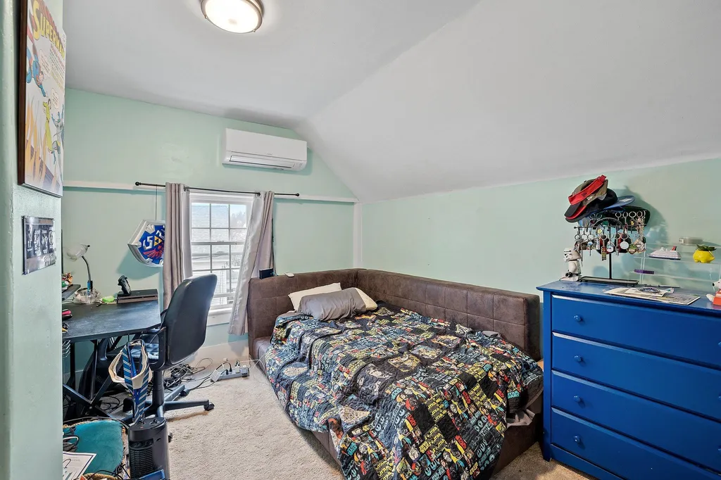 9 Gale Avenue Northfield NH 03276