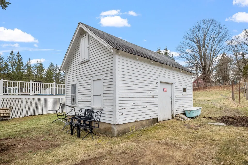 9 Gale Avenue Northfield NH 03276