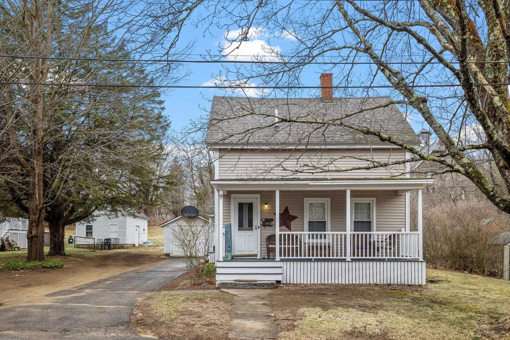 9 Gale Avenue Northfield NH 03276
