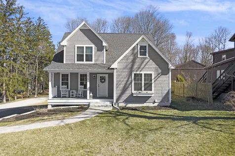 1079 Maplewood Avenue Portsmouth NH 03801