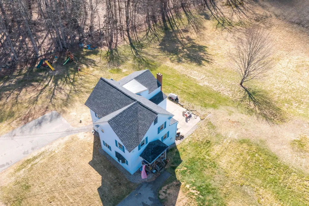 2 Hayes Road Madbury NH 03823