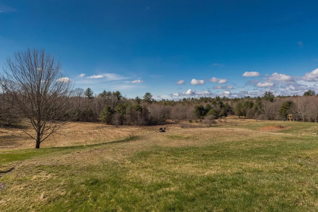 2 Hayes Road Madbury NH 03823
