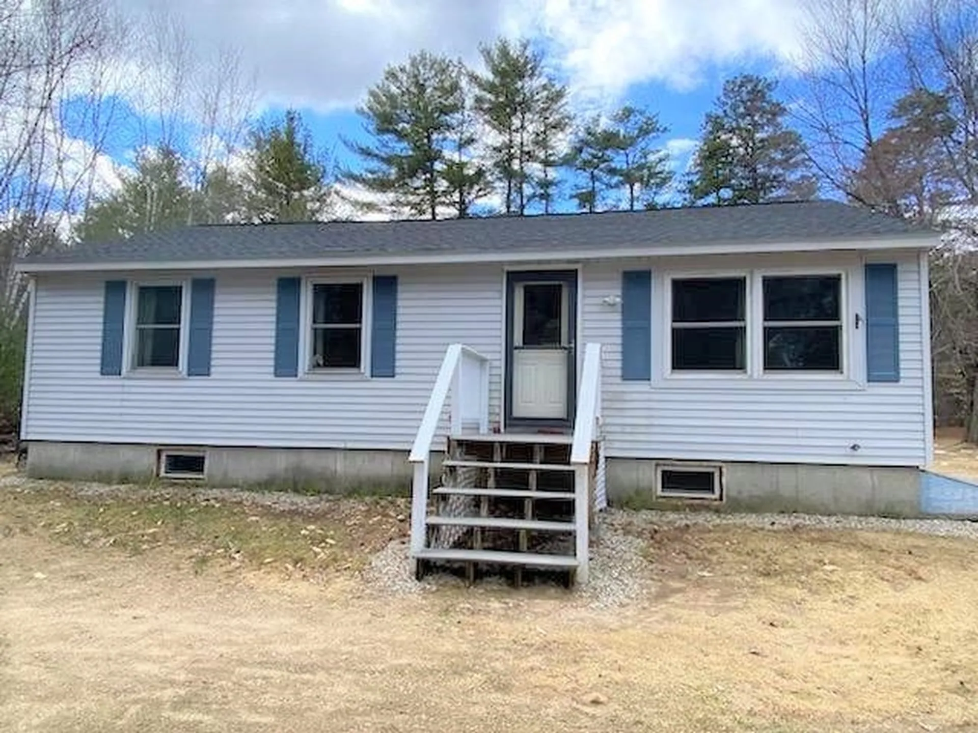 16 Sara Circle Tamworth NH 03886