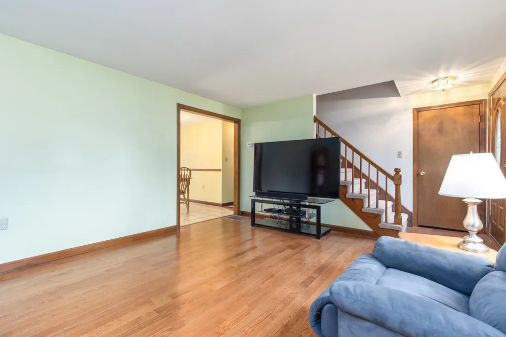 13 Candice Lane Newmarket NH 03857