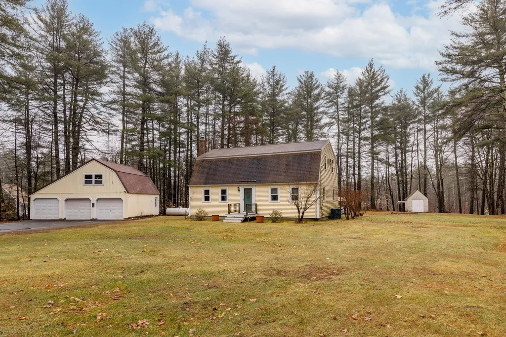 13 Candice Lane Newmarket NH 03857