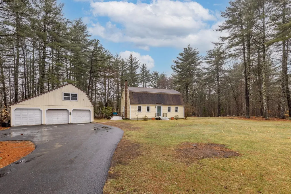 13 Candice Lane Newmarket NH 03857