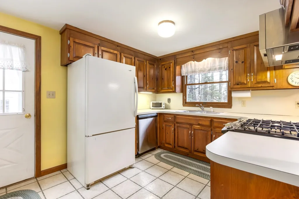 13 Candice Lane Newmarket NH 03857