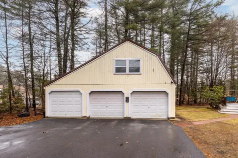13 Candice Lane Newmarket NH 03857