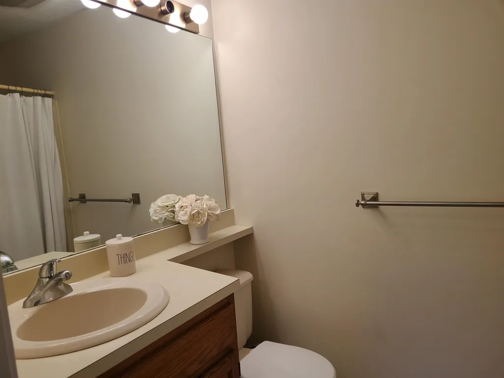 2 Mayfair Lane Nashua NH 03063