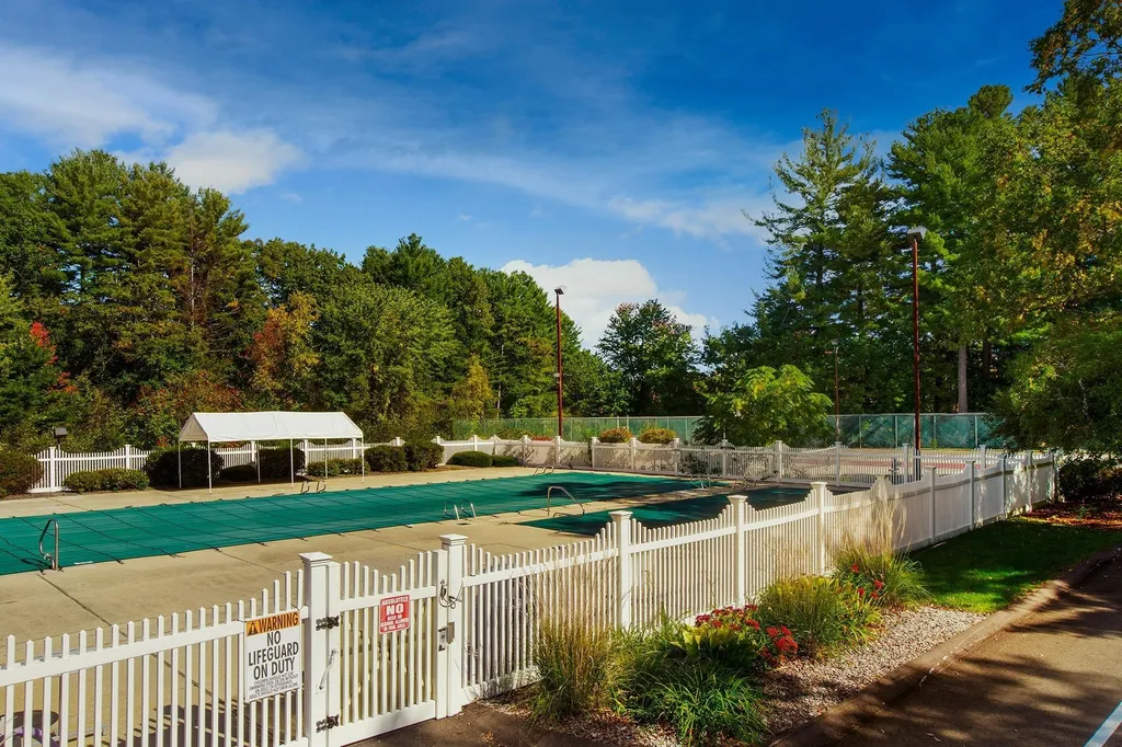 2 Mayfair Lane Nashua NH 03063
