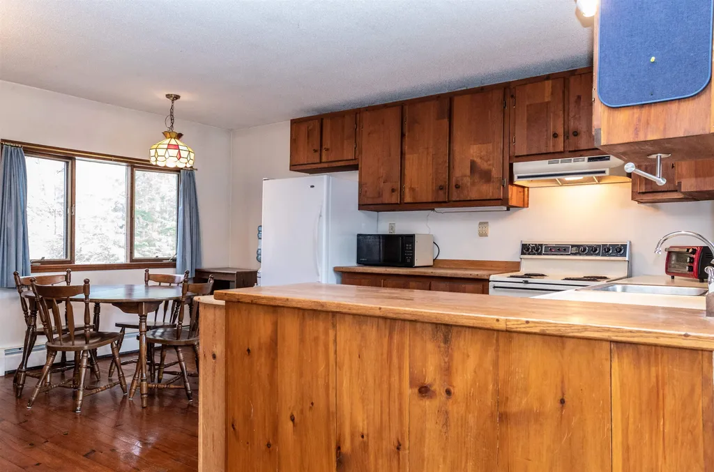 122 Toltec Point Road Moultonborough NH 03254