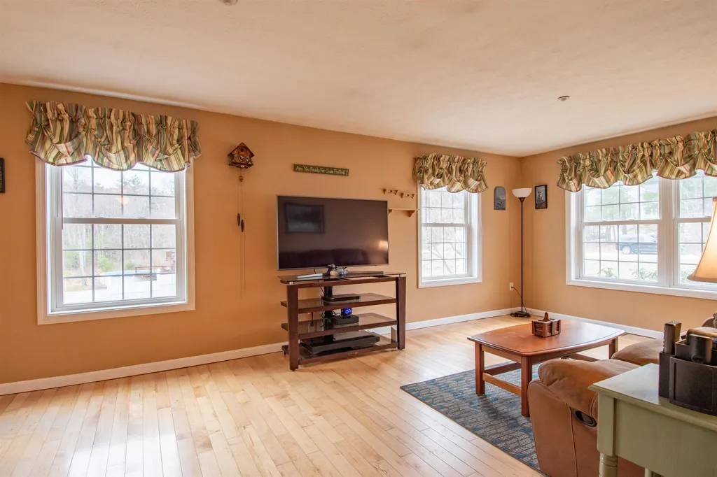 26 Park Lane Hooksett NH 03106