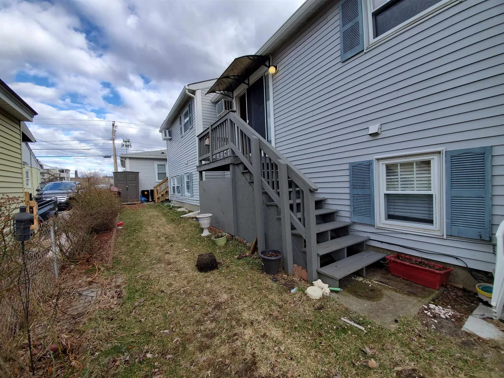 164 Maple Street Manchester NH 03103