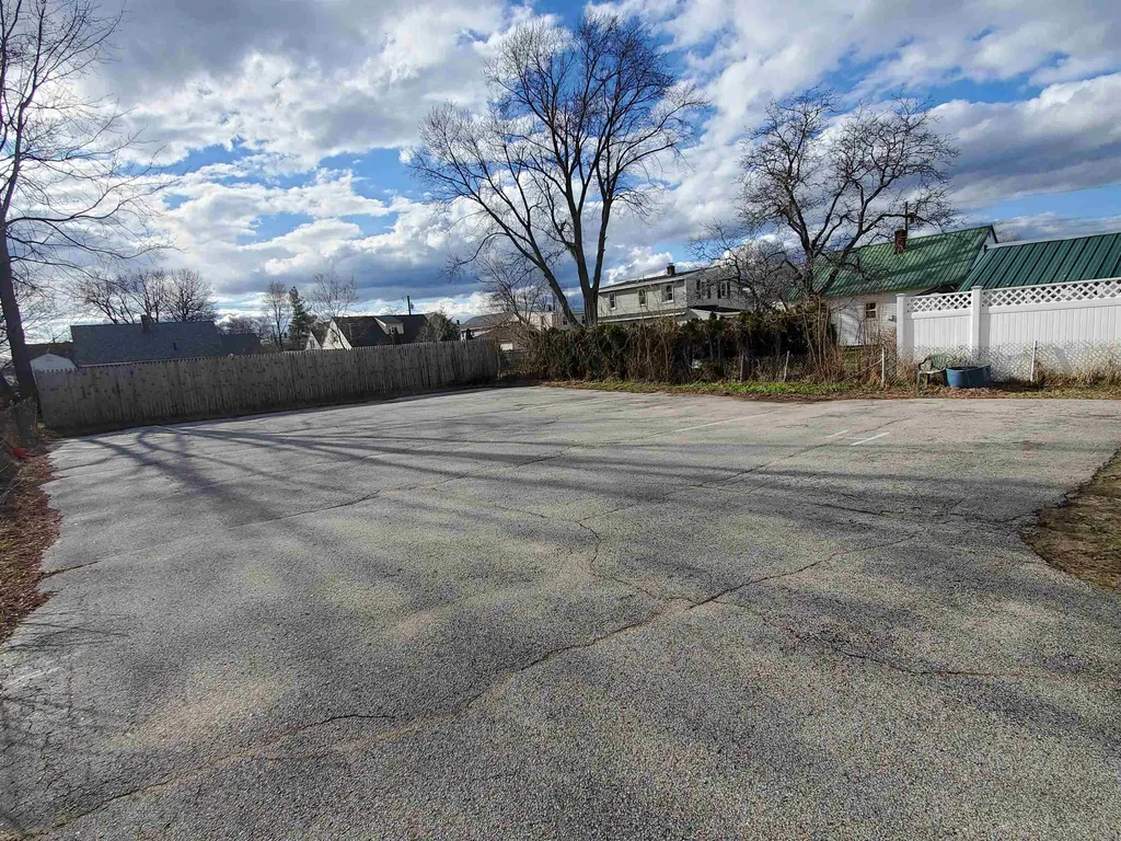 164 Maple Street Manchester NH 03103