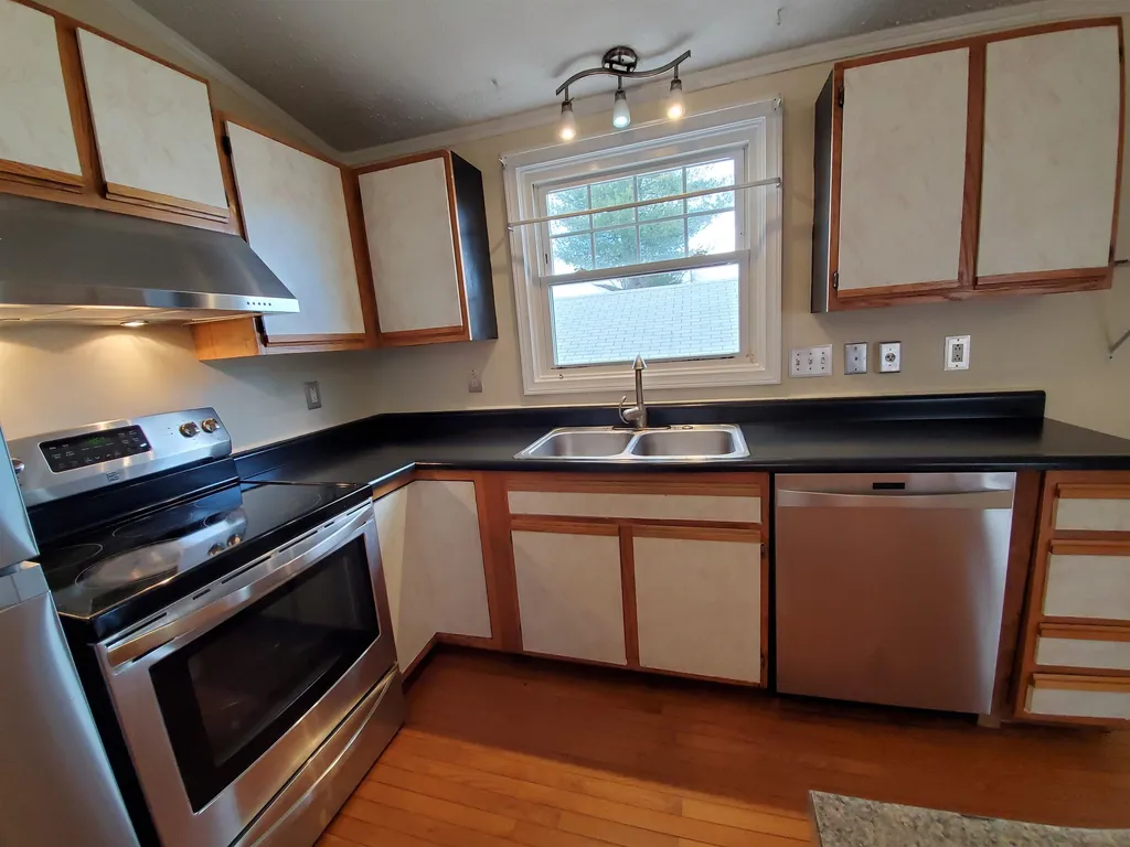 164 Maple Street Manchester NH 03103