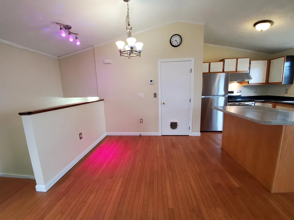 164 Maple Street Manchester NH 03103