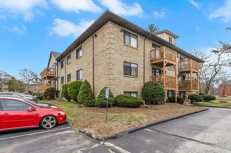 1 Lancelot Court Salem NH 03079