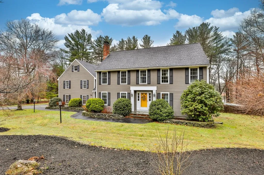 102 Blueberry Road Windham NH 03087