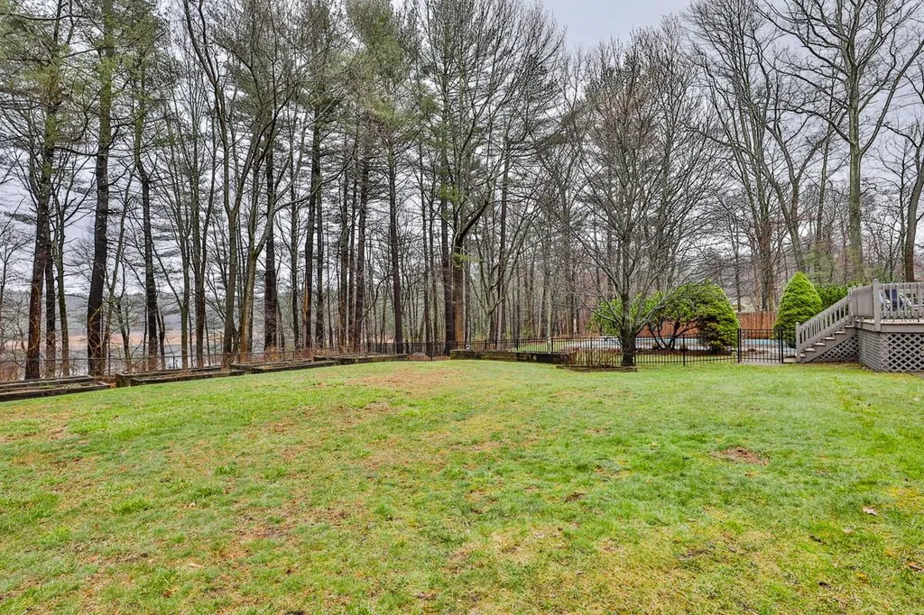 102 Blueberry Road Windham NH 03087