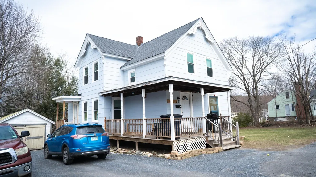 9 Hartford Street Claremont NH 03743