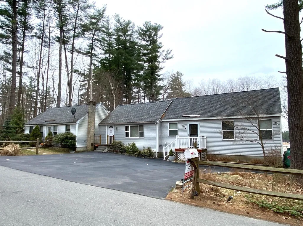 14 Beaver Lake Avenue Derry NH 03038