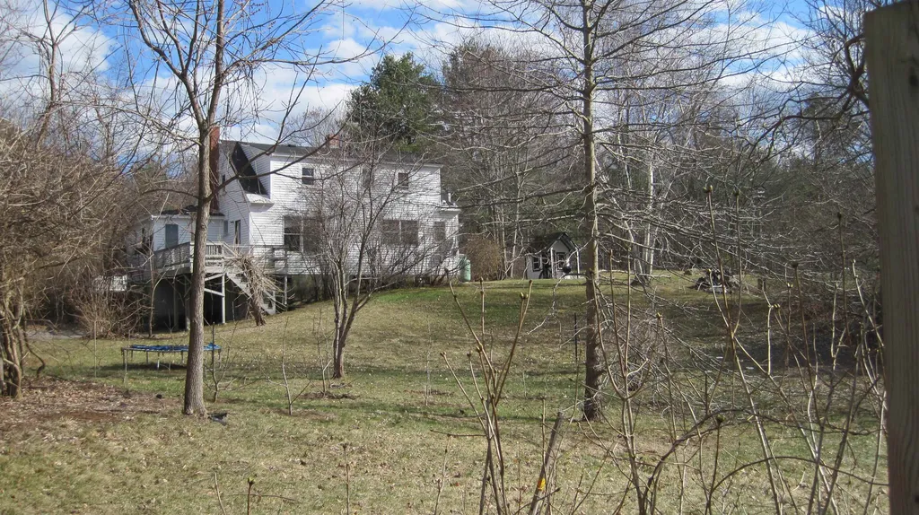 123 Turtle Pond Road Lee NH 03861