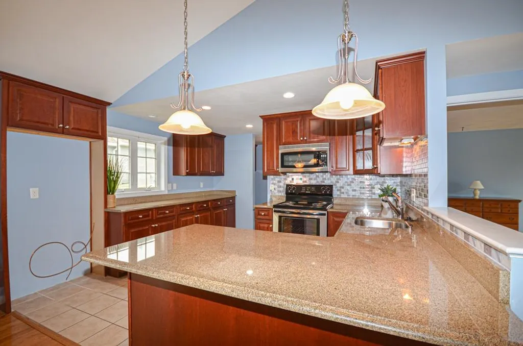 2 Dogwood Drive Hooksett NH 03106