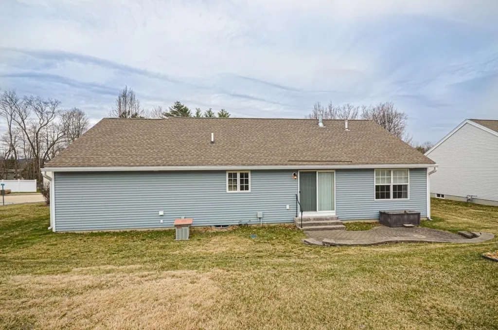 2 Dogwood Drive Hooksett NH 03106
