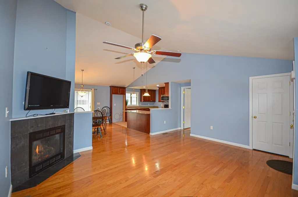 2 Dogwood Drive Hooksett NH 03106