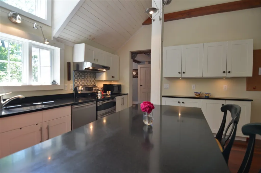 18 N Wilmot Road Wilmot NH 03287