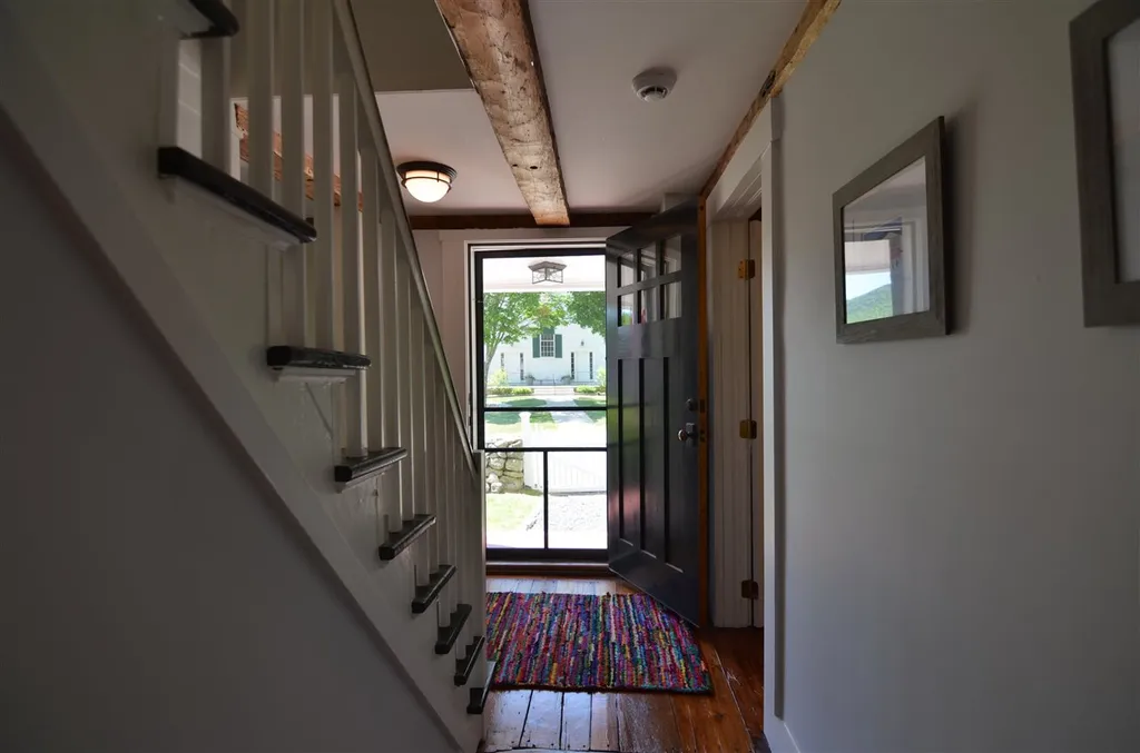 18 N Wilmot Road Wilmot NH 03287