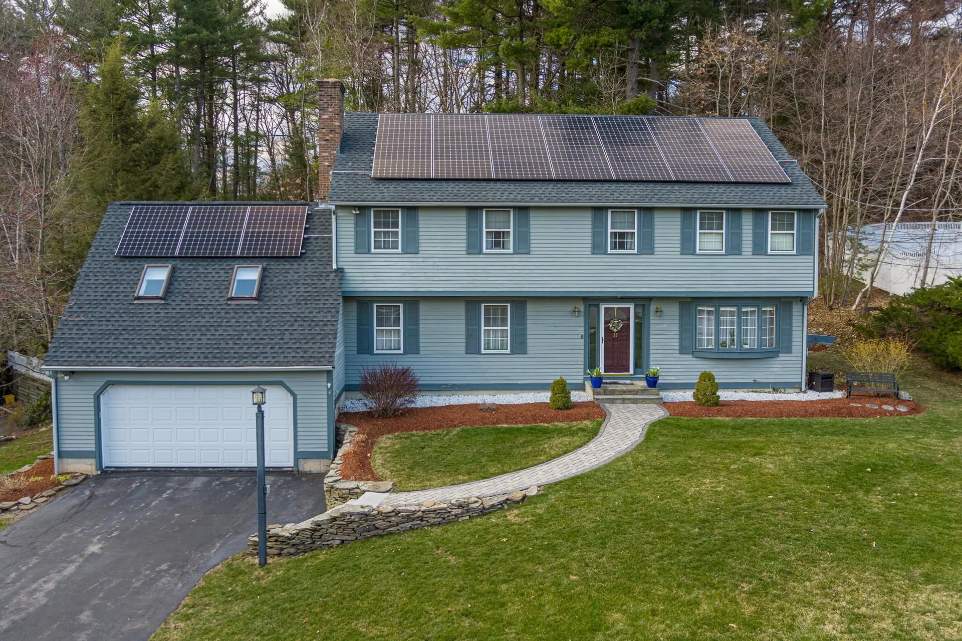 28 Bicentennial Drive Nashua NH 03062