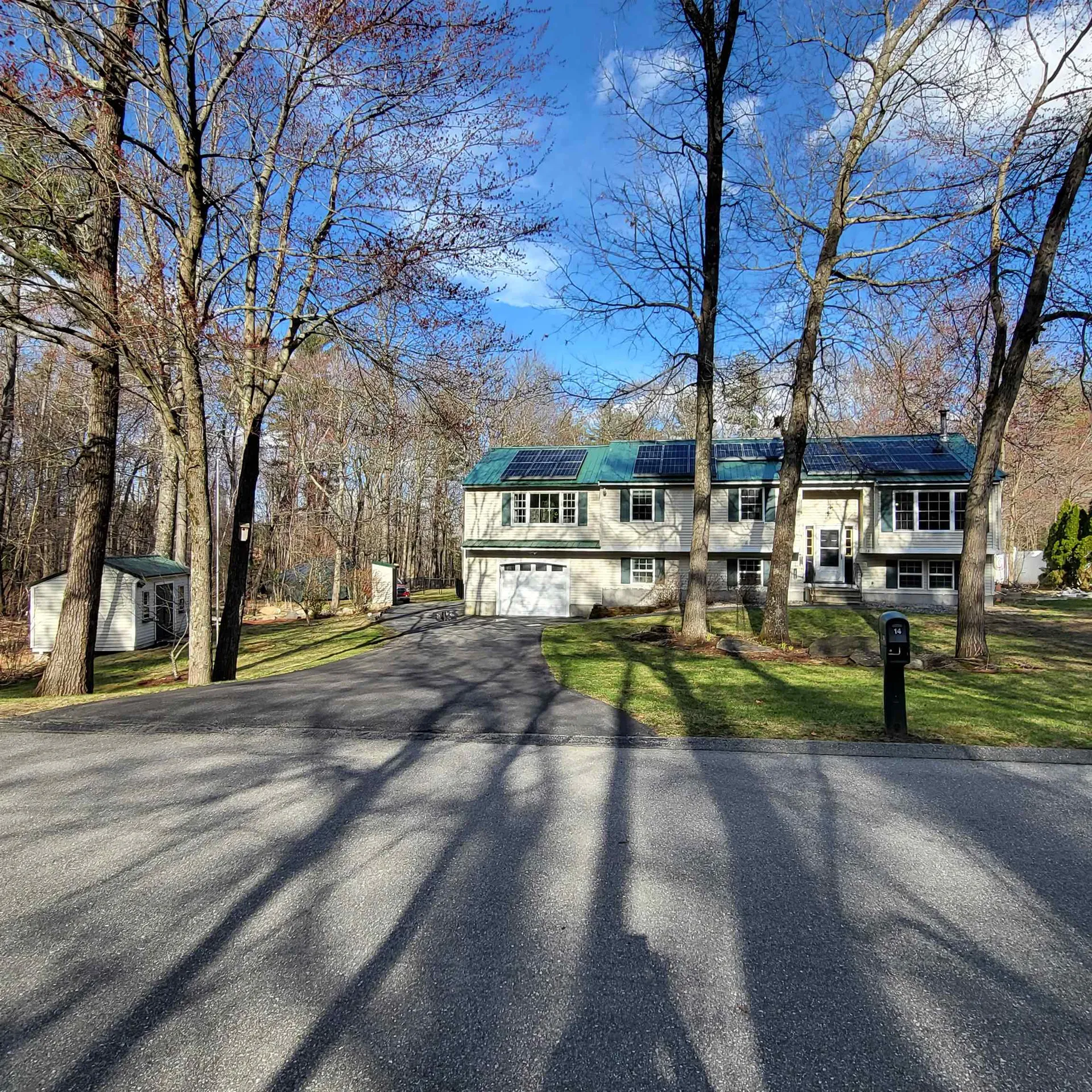 14 Skylark Drive Derry NH 03038