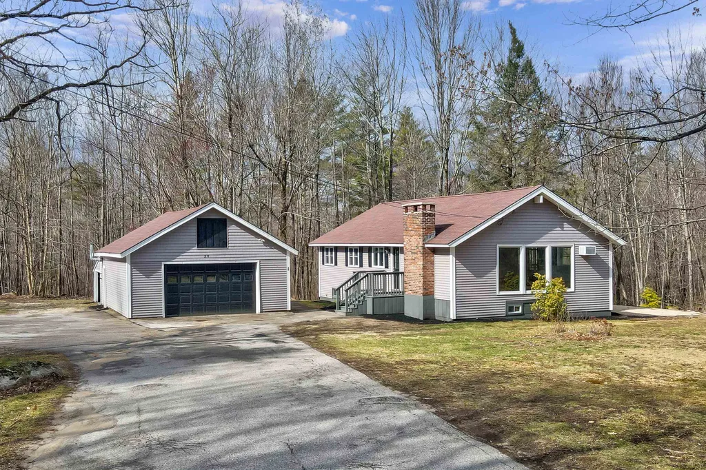 28 Piper Lane Wolfeboro NH 03894