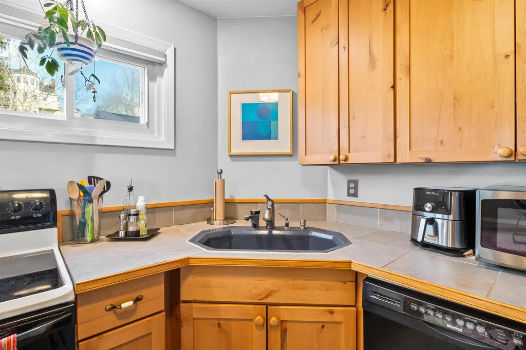 298 S Winooski Avenue Burlington VT 05401