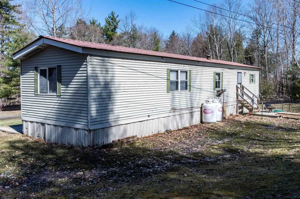 371 - 373 East Mountain Road Newport NH 03773