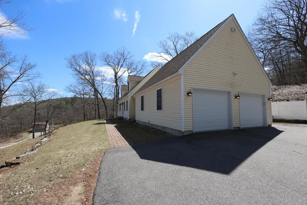 6 Bluebird Lane Boscawen NH 03303