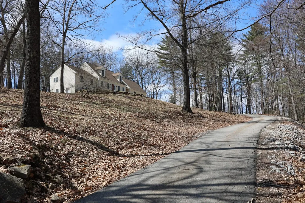6 Bluebird Lane Boscawen NH 03303